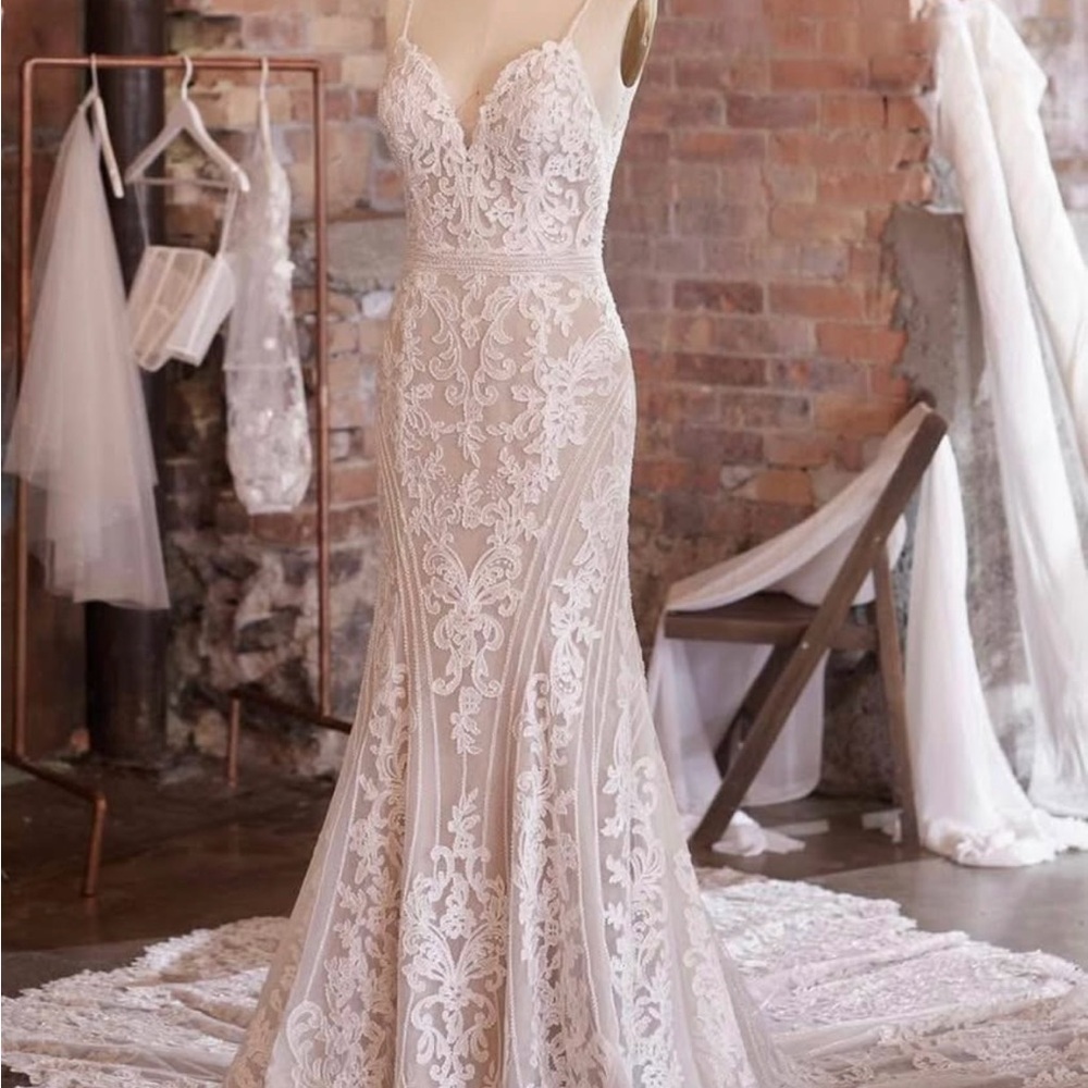 Sottero and Midgley Lace Wedding Dress in Cream and White